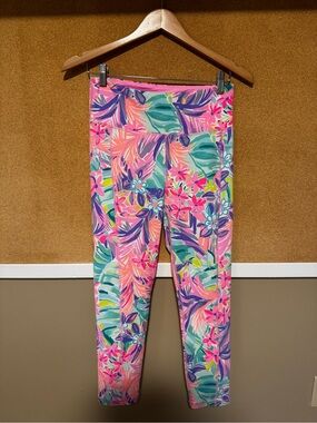 Lilly Pulitzer Luxletic Weekender Leggings , Size Medium EUC